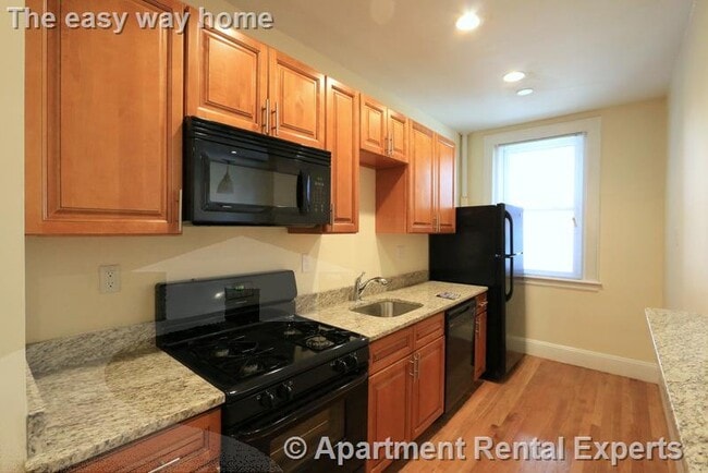 Photo - 136 Highland Ave Unit #5 Apartment