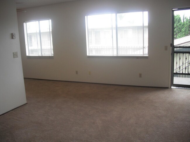 Building Photo - 345 I St