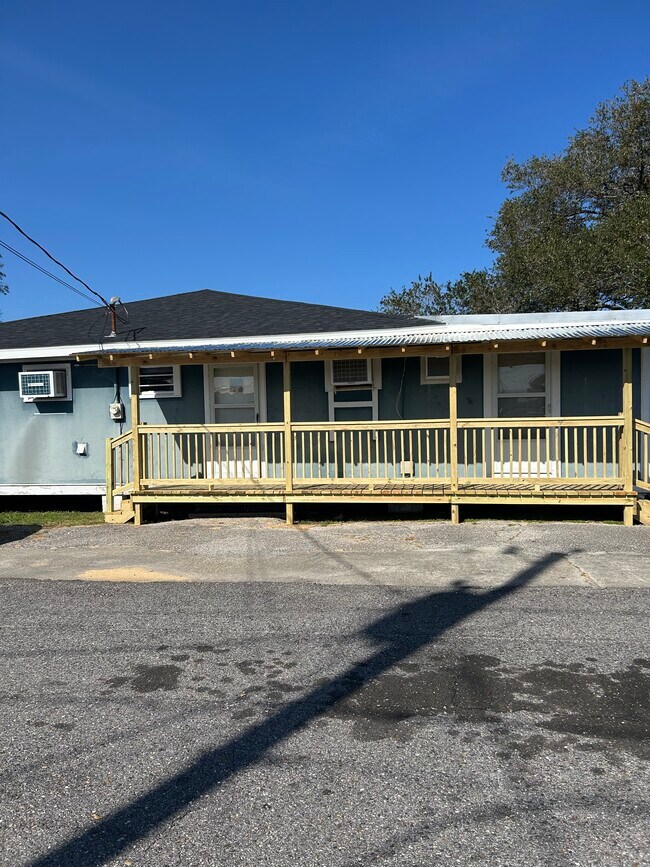 Building Photo - 5637 N Highway 1