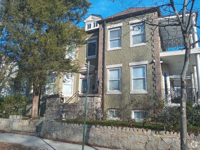 Building Photo - 4001 Marlboro Plz NW