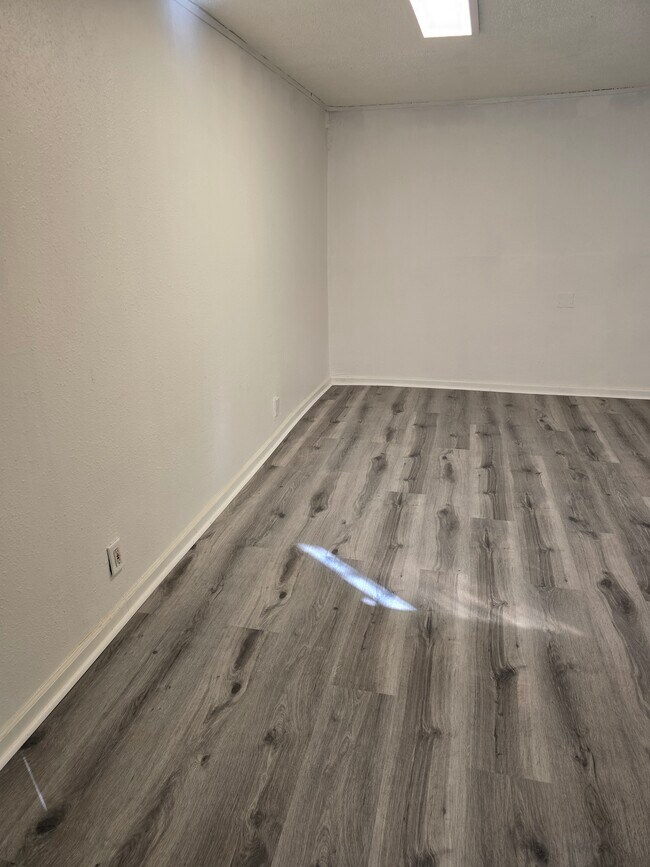 Foto del edificio - 9911 S Avalon Blvd