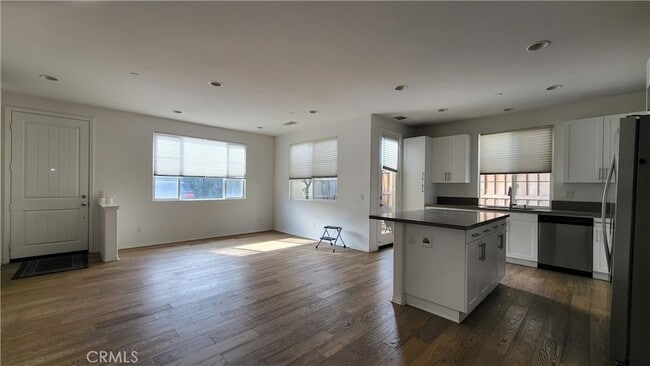 Building Photo - 89 Linden Ln