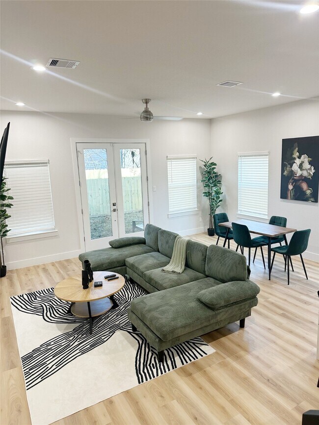 Foto del edificio - 4513 Reed Rd