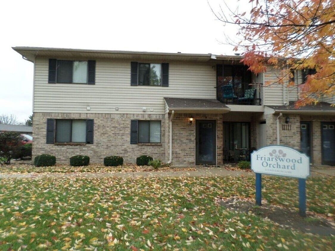 Foto principal - Spacious 2-Bed, 2-Bath Condo with Comfort ...