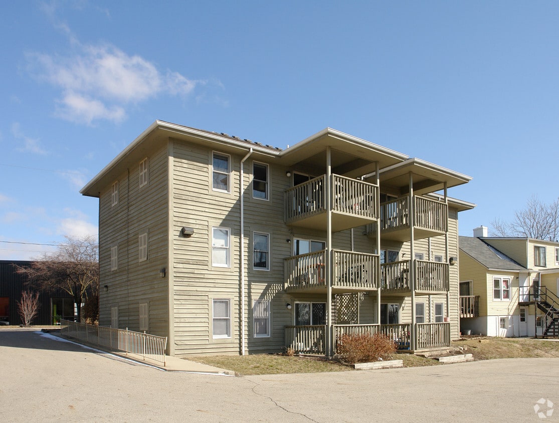 Primary Photo - 1033 Ridge St