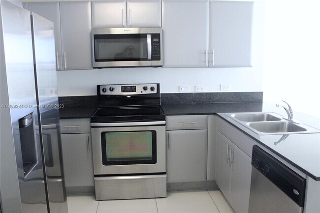 Foto del edificio - 1871 NW S River Dr