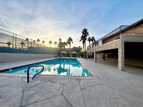 Building Photo - 5339 Indian River Dr