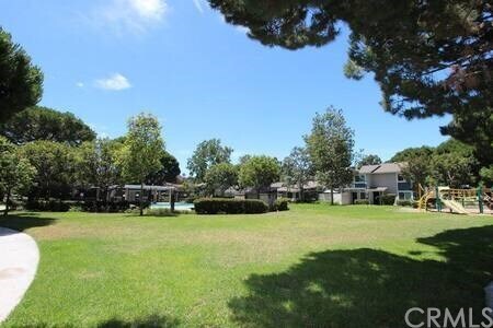 Building Photo - 2623 W Meadowwood