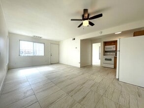 Building Photo - 51080 Avenida Mendoza