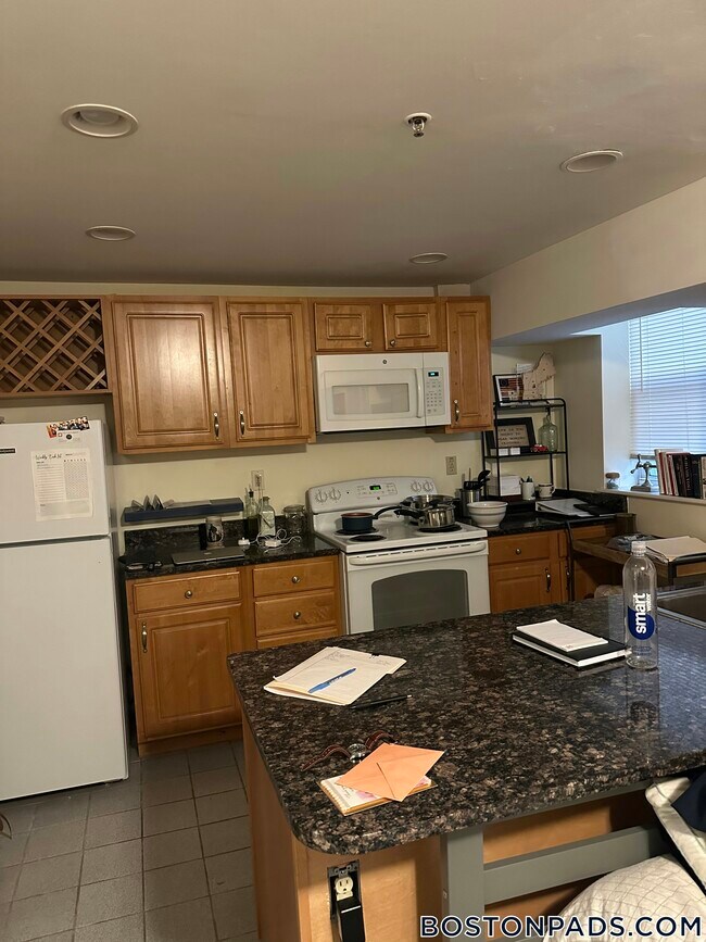 Building Photo - 51 Queensberry St