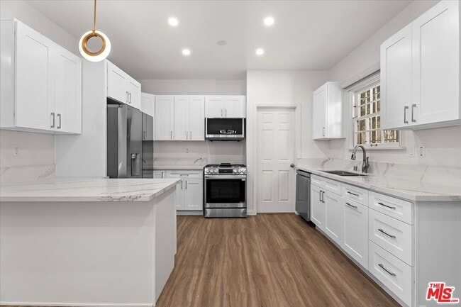 Foto del edificio - 9687 W Olympic Blvd