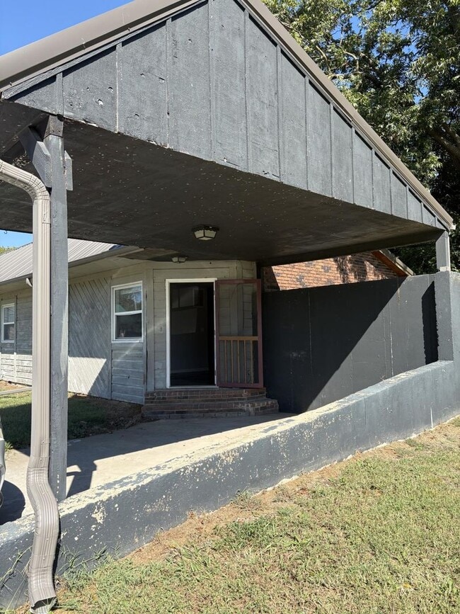 Building Photo - 13950 E Nutmeg Rd