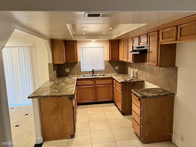Building Photo - 3 br, 2 bath House - 3408 Adanac Court