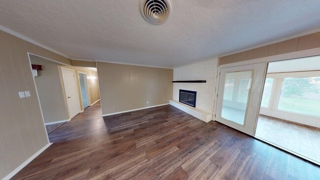 Building Photo - 317 W Blanco Dr