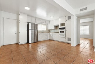 Building Photo - 469 W 19th St