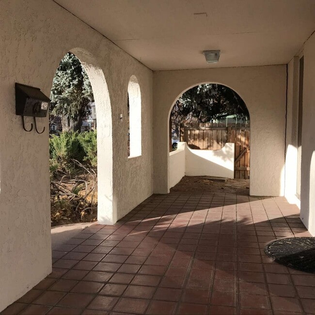 Building Photo - 1536 Peterson St