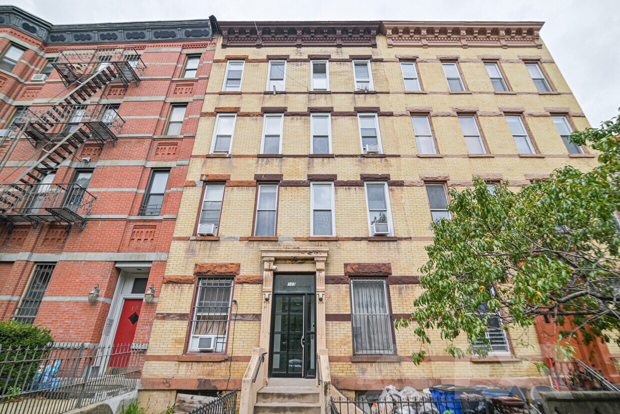 Foto principal - 103 3rd Pl