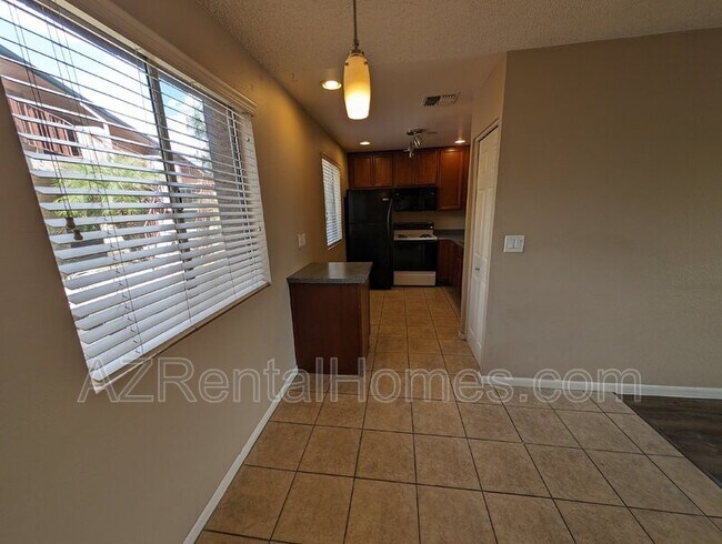 Foto del edificio - 4354 N 82nd St