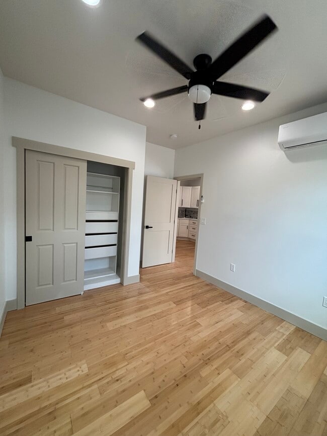 Dormitorio - 2037 St Salazar Cir