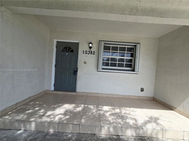 Foto del edificio - 10380 NW 10th Ave
