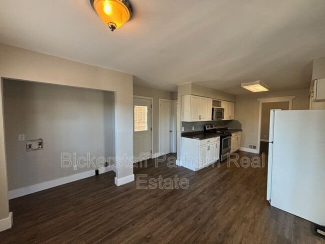 Foto del edificio - 1612 Celeste Dr