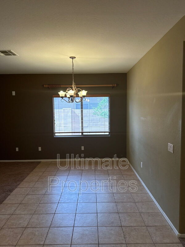 Foto del edificio - 8207 W Salter Dr