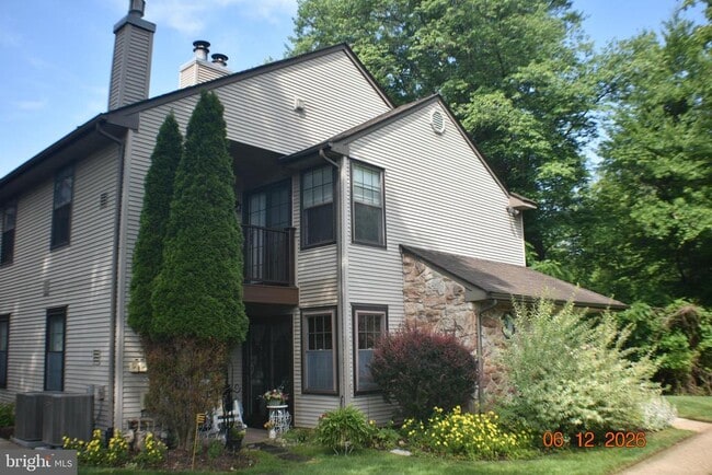Building Photo - 32 Basswood Ct