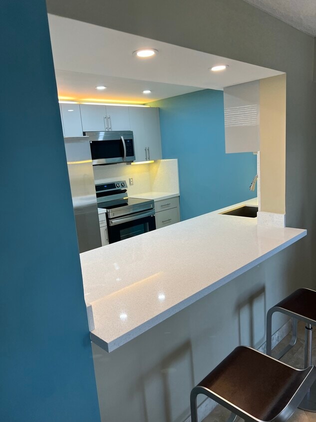 Updated kitchen - 1658 Bay Rd