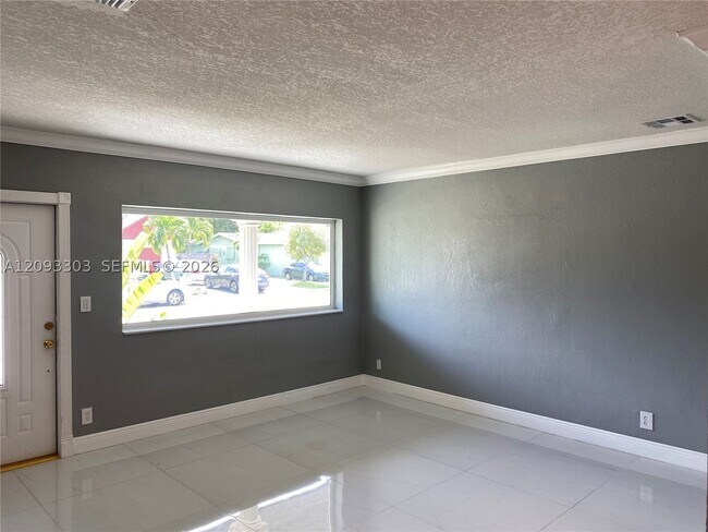 Foto del edificio - 1850 SW 48th Ave