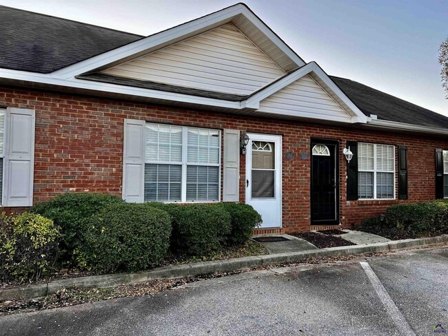 Foto del edificio - 256 Katelyn Cir