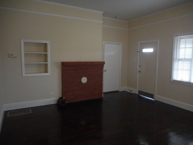 Foto del edificio - Charming 3-Bedroom, 1 Bathroom Ranch ***ON...