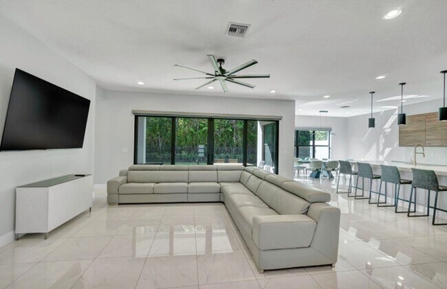 Foto del edificio - 17081 Five Waters Ave