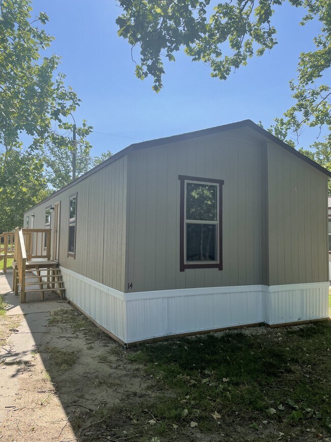 Building Photo - Sycamore Square LLC
