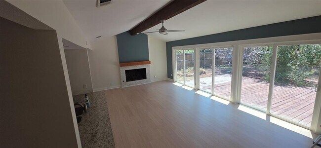Foto del edificio - 3205 Loyola Ln