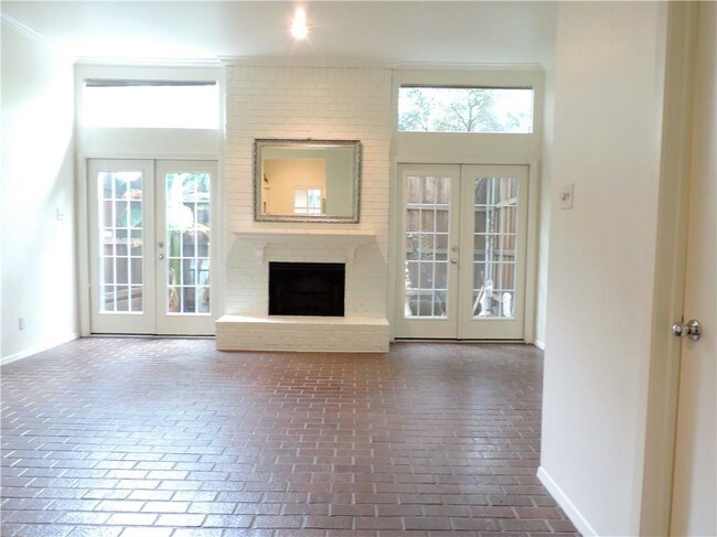 Building Photo - 4015 Holland Ave