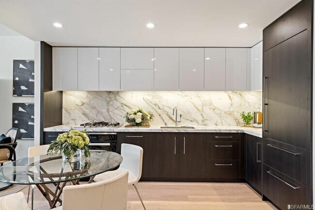 Foto del edificio - 3131 Pierce St