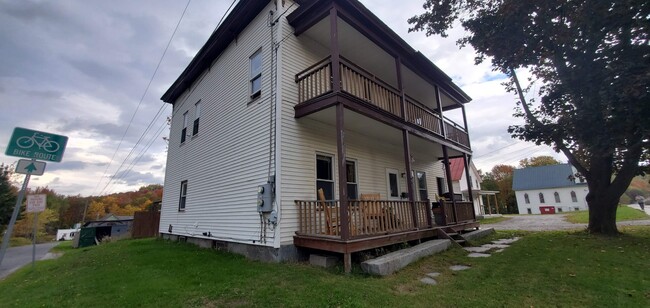 Building Photo - 634 Graniteville Rd