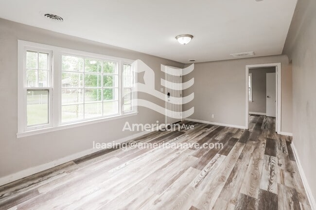 Building Photo - 5085 Adella St