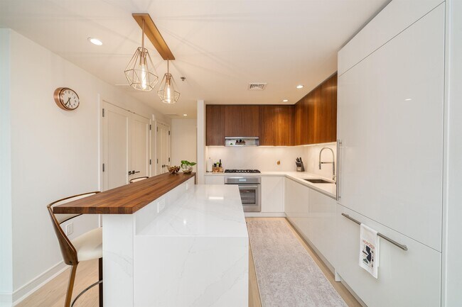 Foto del edificio - 1000 Maxwell Ln