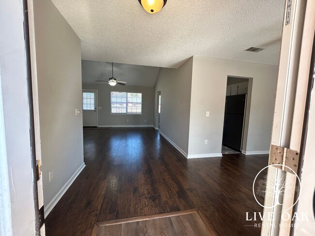 Foto del edificio - 135 Kenny Dr