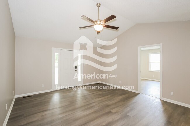 Foto del edificio - 448 Bussey Ave