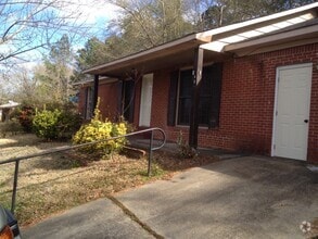 Building Photo - 540 Farr Rd