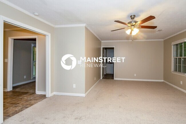 Foto del edificio - 3 Bedroom Pet-Friendly Home in Covington, GA with Main Street Renewal