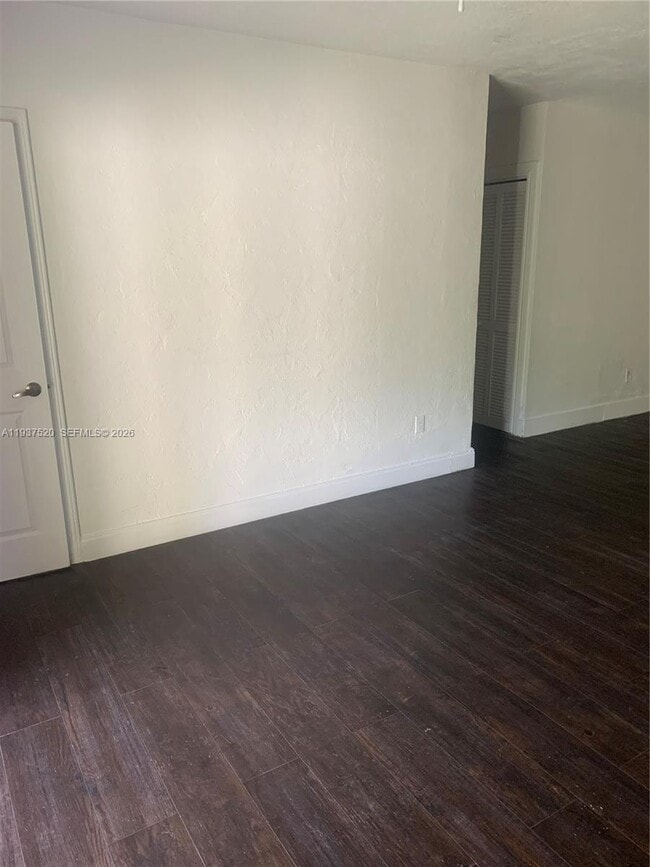 Foto del edificio - 2355 NW 207th St