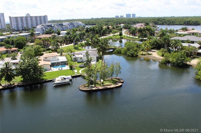 Foto del edificio - 16500 Collins Ave