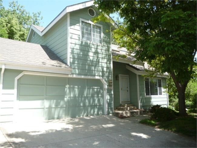 Three Bedroom Home Available For Rent in Niwot - Three Bedroom Home Available For Rent in Niwot