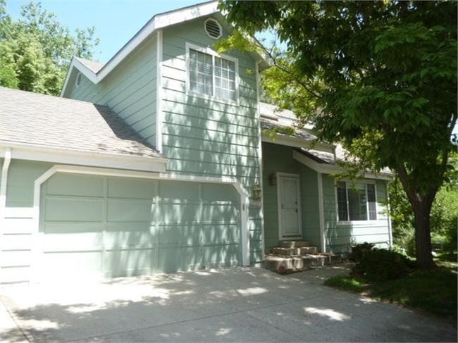Three Bedroom Home Available For Rent in Niwot - Three Bedroom Home Available For Rent in Niwot