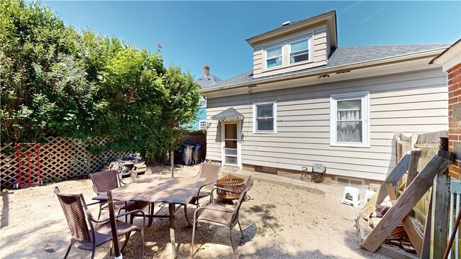 Building Photo - ****Providence/Mt. Pleasant – Single Famil...