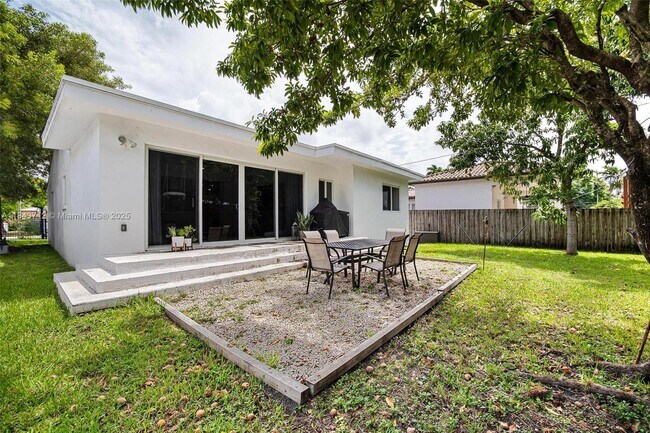 Foto del edificio - 2350 SW 24th Ter