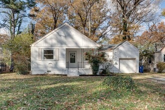 Building Photo - 711 Castle Dr